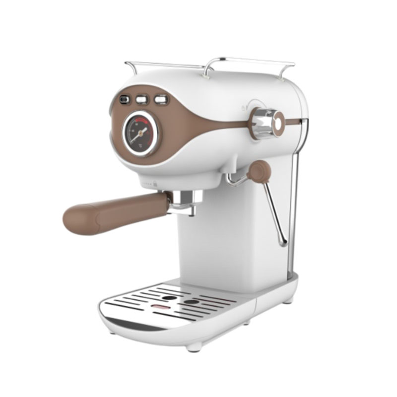 How do coffee machines balance milk frothing efficiency and operational safety?